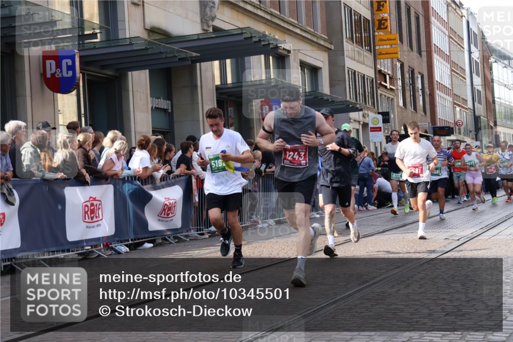 13.09.2026 - 21. swb-Marathon Bremen Strokosch-Dieckow http://msf.ph/oto/10345501 13.09.2026 13:29:45 Ziel 109, 454, 1173, 1205, 1308, 1611, 1653, 1759, 1780, 1848, 1909, 1938, 2126, 2364, 3190, 3667, 3908, 4524, 4575, 5039, 5198, 5348, 5615, 5631, 6225, 6720, 6942, 6992, 6994, 7093, 7184, 7609, 7932, 7966, 8110, 8115, 8267, 8441, 8470, 8899, 9104, 9125, 9529, 124, 132, 716, 1073, 1083, 1243, 1581, 1861, 2076, 2289, 2301, 2742, 2957, 3030, 3320, 3618, 3721, 4115, 4576, 5244, 5599, 6006, 6103, 6127, 6384, 6499, 6690, 6725, 7079, 7884, 8481, 9049 meine-sportfotos.de
