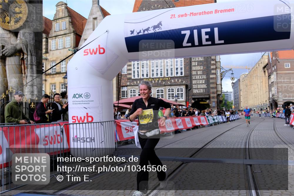 13.09.2026 - 21. swb-Marathon Bremen Tim E. http://msf.ph/oto/10345506 13.09.2026 11:15:39 Ziel 10606, 11424 meine-sportfotos.de
