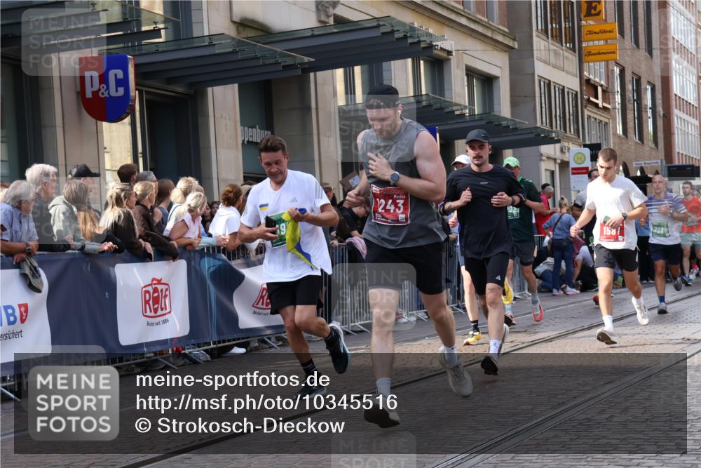 13.09.2026 - 21. swb-Marathon Bremen Strokosch-Dieckow http://msf.ph/oto/10345516 13.09.2026 13:29:46 Ziel 109, 454, 1173, 1205, 1308, 1611, 1653, 1759, 1780, 1848, 1909, 1938, 2126, 2364, 3190, 3667, 3908, 4524, 4575, 5039, 5198, 5348, 5615, 5631, 6225, 6720, 6942, 6992, 6994, 7093, 7184, 7609, 7932, 7966, 8110, 8115, 8267, 8441, 8470, 8899, 9104, 9125, 9529, 124, 716, 1073, 1083, 1243, 1581, 1861, 2076, 2289, 2301, 2742, 2957, 3030, 3320, 3618, 3667, 3721, 4115, 4575, 4576, 5244, 5599, 6006, 6127, 6384, 6499, 6690, 6725, 7079, 7884, 8481, 9049 meine-sportfotos.de