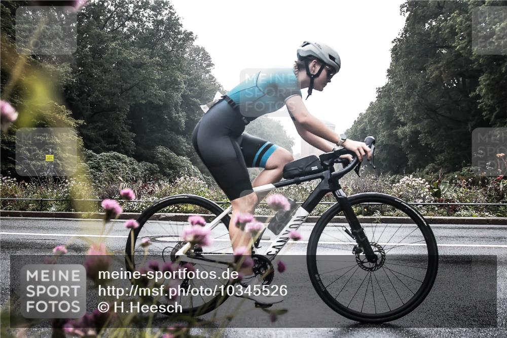 13.09.2026 - Stadtparktriathlon H.Heesch http://msf.ph/oto/10345526 13.09.2026 09:26:22 Radfahren 77, 187, 200 meine-sportfotos.de