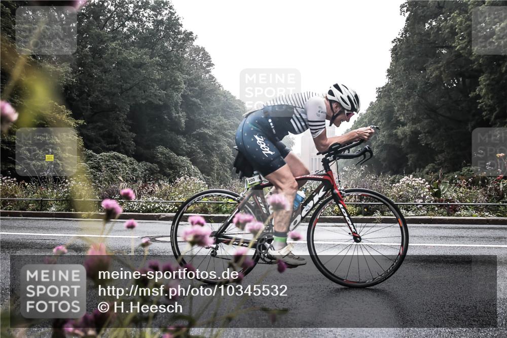 13.09.2026 - Stadtparktriathlon H.Heesch http://msf.ph/oto/10345532 13.09.2026 09:26:24 Radfahren 187, 200 meine-sportfotos.de