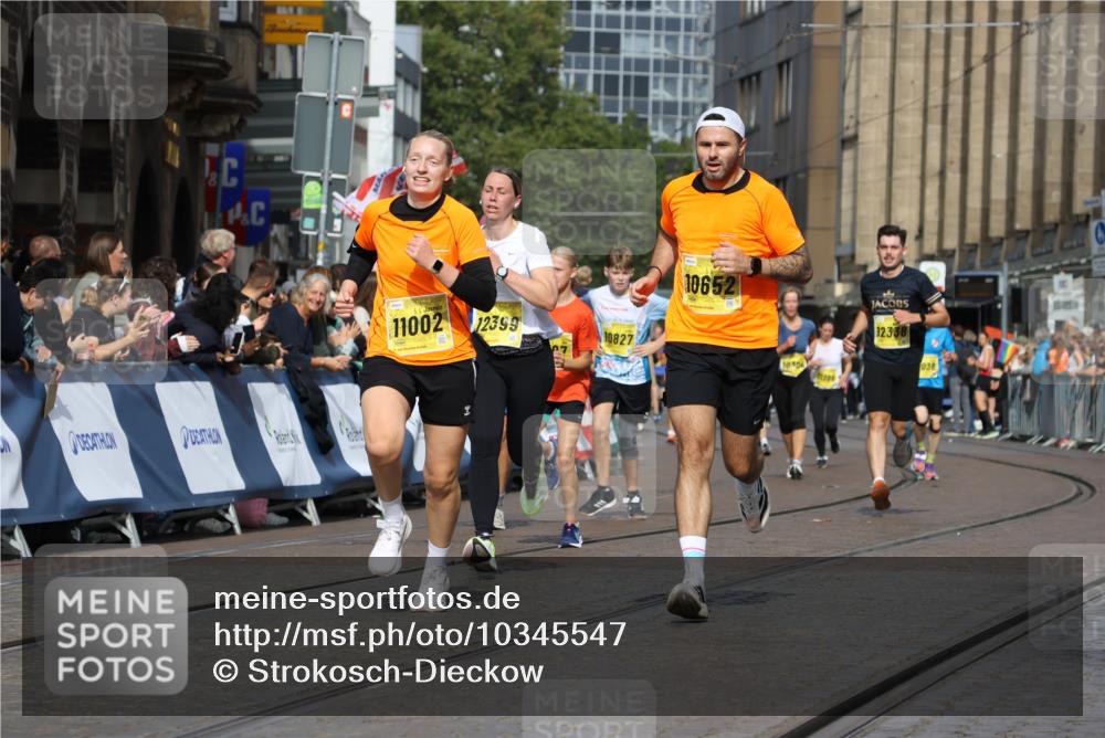 13.09.2026 - 21. swb-Marathon Bremen Strokosch-Dieckow http://msf.ph/oto/10345547 13.09.2026 10:52:51 Ziel 10193, 10761, 10812, 10906, 10958, 11109, 11144, 11350, 11362, 11604, 11605, 11669, 12361, 12439, 12533, 10284, 10304, 10714, 10863, 11238, 11282, 11386, 11575, 11766, 12019, 12369, 12398 meine-sportfotos.de