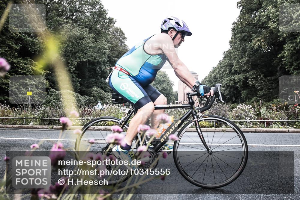 13.09.2026 - Stadtparktriathlon H.Heesch http://msf.ph/oto/10345556 13.09.2026 10:57:33 Radfahren 559, 563, 619 meine-sportfotos.de