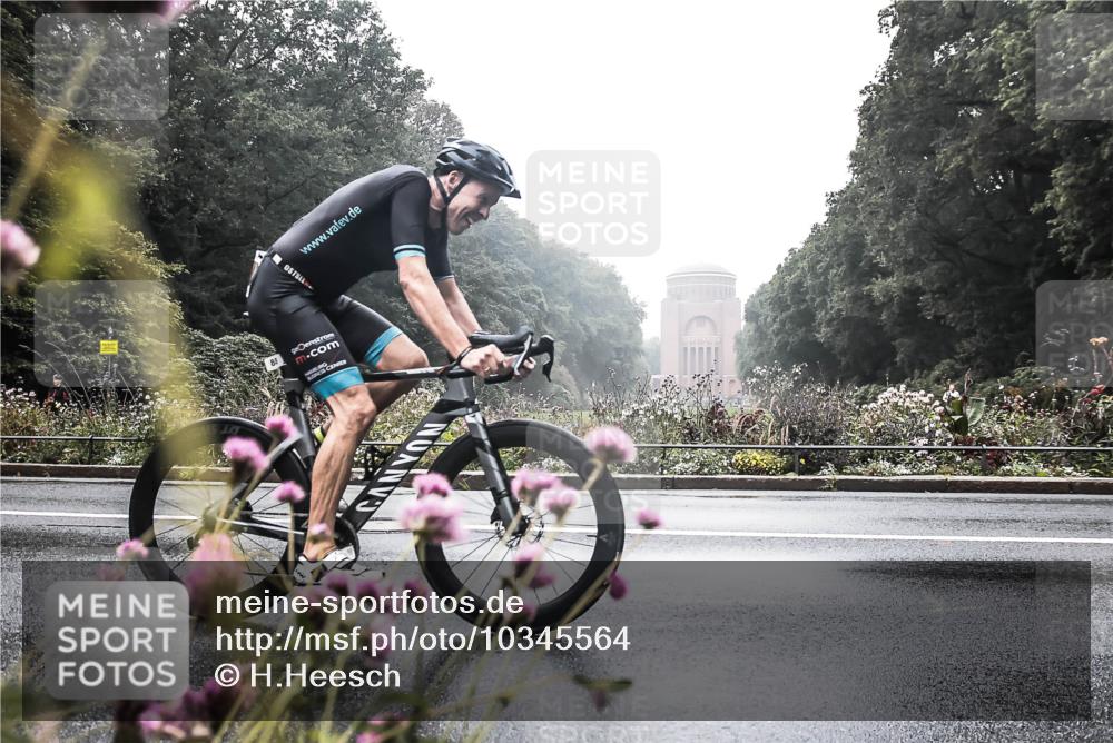 13.09.2026 - Stadtparktriathlon H.Heesch http://msf.ph/oto/10345564 13.09.2026 09:27:08 Radfahren 82, 88 meine-sportfotos.de