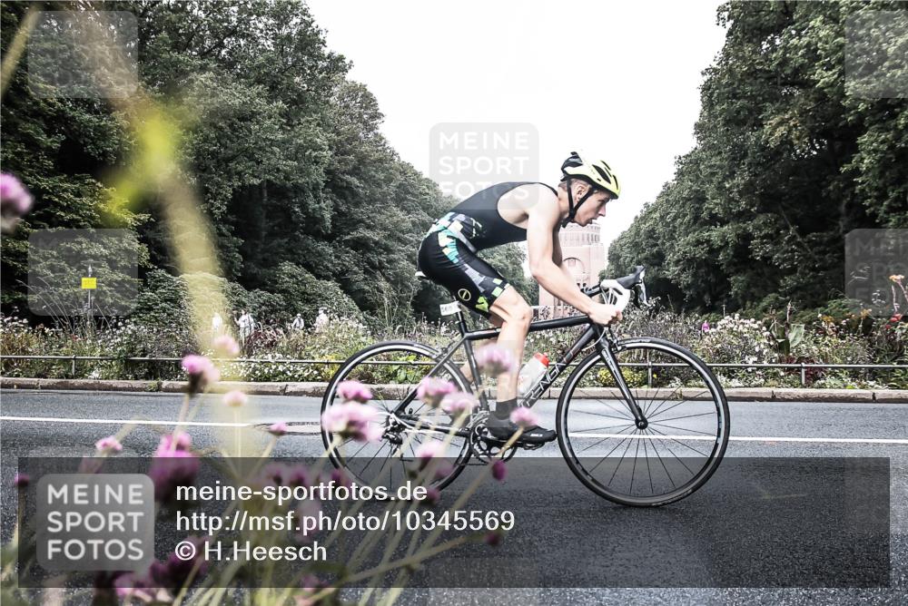 13.09.2026 - Stadtparktriathlon H.Heesch http://msf.ph/oto/10345569 13.09.2026 10:57:39 Radfahren 400, 512, 560, 619 meine-sportfotos.de