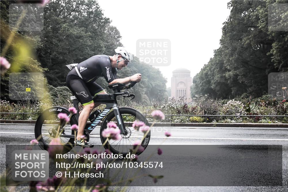 13.09.2026 - Stadtparktriathlon H.Heesch http://msf.ph/oto/10345574 13.09.2026 09:27:16 Radfahren 110, 112, 141, 153 meine-sportfotos.de
