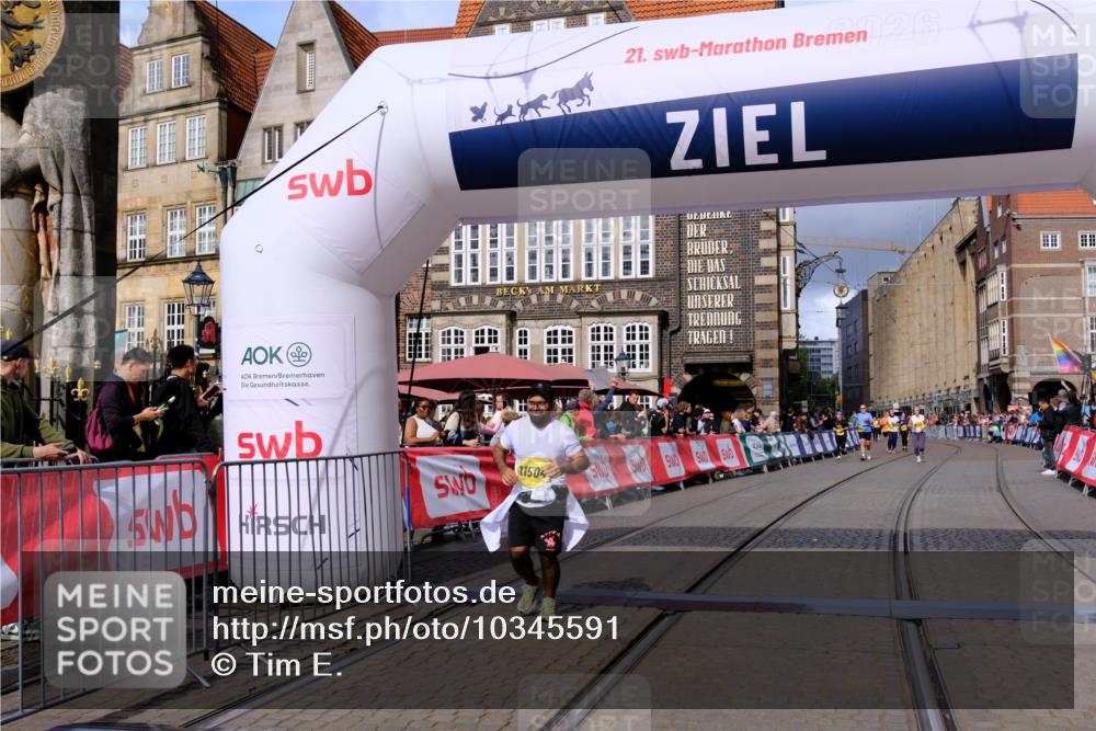 13.09.2026 - 21. swb-Marathon Bremen Tim E. http://msf.ph/oto/10345591 13.09.2026 11:15:50 Ziel 10606, 11504, 12137 meine-sportfotos.de