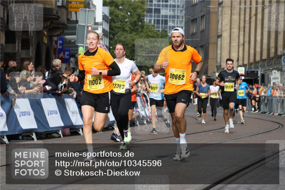 13.09.2026 - 21. swb-Marathon Bremen Strokosch-Dieckow http://msf.ph/oto/10345596 13.09.2026 10:52:51 Ziel 10193, 10761, 10812, 10906, 10958, 11109, 11144, 11350, 11362, 11604, 11605, 11669, 12361, 12439, 12533, 10284, 10304, 10714, 10863, 11238, 11282, 11386, 11575, 11766, 12019, 12369, 12398 meine-sportfotos.de