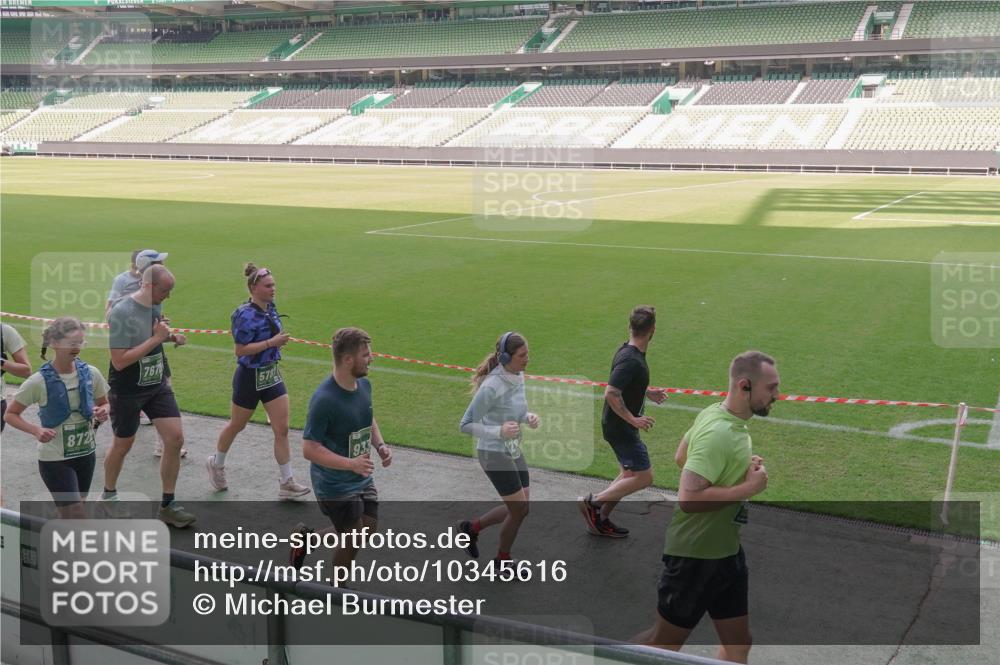 13.09.2026 - 21. swb-Marathon Bremen Michael Burmester http://msf.ph/oto/10345616 13.09.2026 13:32:43 Laufen im Stadion 155, 295, 344, 350, 386, 487, 490, 594, 617, 690, 765, 786, 787, 840, 965, 1001, 1051, 1133, 1142, 1292, 1310, 1326, 1329, 1377, 1427, 1591, 1592, 1801, 1869, 1892, 1897, 1904, 1923, 2077, 2132, 2226, 2230, 2231, 2253, 2270, 2274, 2320, 2344, 2374, 2399, 2400, 2456, 2514, 2523, 2539, 2556, 2616, 2630, 2649, 2718, 2726, 2769, 2848, 2945, 3014, 3038, 3140, 3223, 3350, 3379, 3426, 3572, 3601, 3614, 3644, 3736, 3746, 3797, 3901, 3918, 3944 meine-sportfotos.de