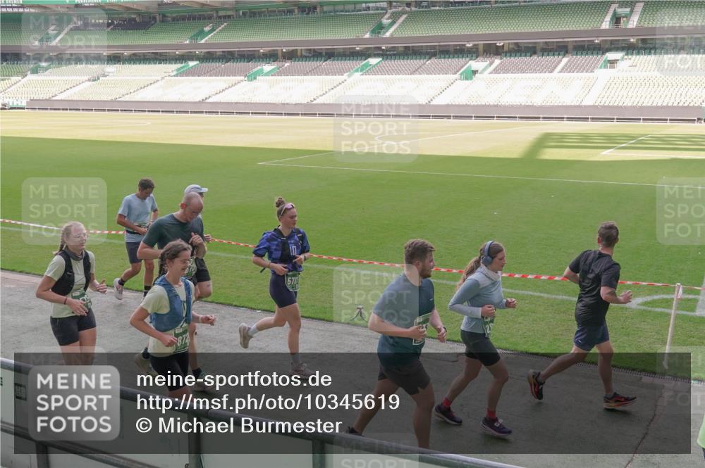 13.09.2026 - 21. swb-Marathon Bremen Michael Burmester http://msf.ph/oto/10345619 13.09.2026 13:32:43 Laufen im Stadion 155, 295, 344, 350, 386, 487, 490, 594, 617, 690, 765, 786, 787, 840, 965, 1001, 1051, 1133, 1142, 1292, 1310, 1326, 1329, 1377, 1427, 1591, 1592, 1801, 1869, 1892, 1897, 1904, 1923, 2077, 2132, 2226, 2230, 2231, 2253, 2270, 2274, 2320, 2344, 2374, 2399, 2400, 2456, 2514, 2523, 2539, 2556, 2616, 2630, 2649, 2718, 2726, 2769, 2848, 2945, 3014, 3038, 3140, 3223, 3350, 3379, 3426, 3572, 3601, 3614, 3644, 3736, 3746, 3797, 3901, 3918, 3944 meine-sportfotos.de