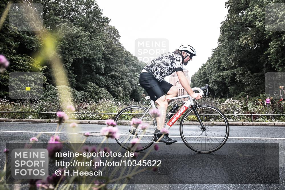 13.09.2026 - Stadtparktriathlon H.Heesch http://msf.ph/oto/10345622 13.09.2026 10:57:58 Radfahren 508, 590, 595, 597, 702 meine-sportfotos.de