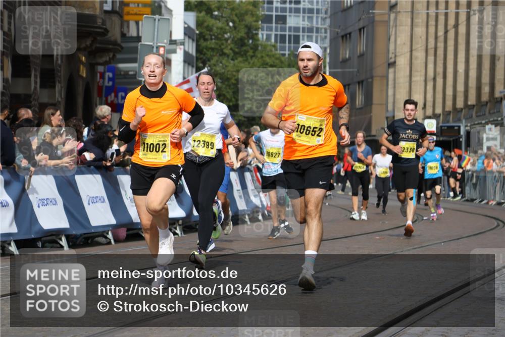 13.09.2026 - 21. swb-Marathon Bremen Strokosch-Dieckow http://msf.ph/oto/10345626 13.09.2026 10:52:51 Ziel 10193, 10761, 10812, 10906, 10958, 11109, 11144, 11350, 11362, 11604, 11605, 11669, 12361, 12439, 12533, 10284, 10304, 10714, 10863, 11238, 11282, 11386, 11575, 11766, 12019, 12369, 12398 meine-sportfotos.de