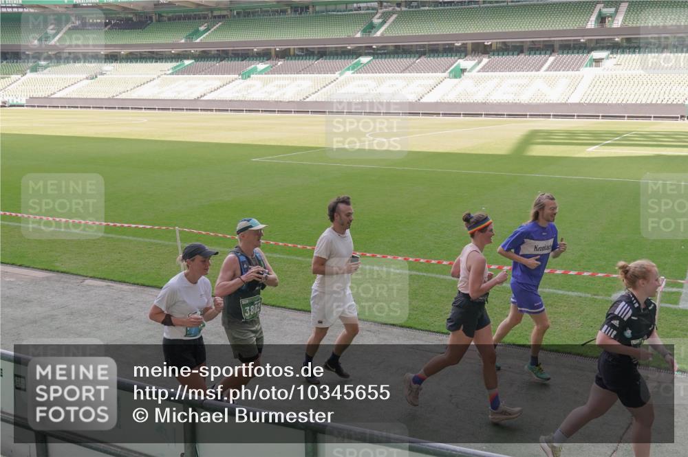 13.09.2026 - 21. swb-Marathon Bremen Michael Burmester http://msf.ph/oto/10345655 13.09.2026 13:32:49 Laufen im Stadion 155, 344, 350, 386, 487, 490, 594, 617, 690, 765, 786, 787, 965, 1001, 1051, 1133, 1142, 1292, 1310, 1326, 1377, 1427, 1591, 1592, 1801, 1869, 1892, 1897, 1904, 1923, 2077, 2132, 2226, 2230, 2231, 2253, 2270, 2274, 2320, 2344, 2374, 2399, 2400, 2456, 2514, 2523, 2539, 2556, 2616, 2630, 2649, 2718, 2726, 2769, 2848, 2945, 2982, 3014, 3140, 3223, 3350, 3379, 3572, 3601, 3614, 3644, 3736, 3746, 3797, 3901, 3944, 3952 meine-sportfotos.de