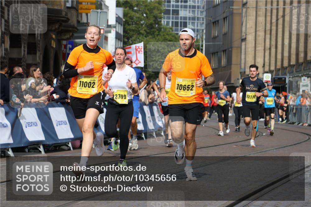 13.09.2026 - 21. swb-Marathon Bremen Strokosch-Dieckow http://msf.ph/oto/10345656 13.09.2026 10:52:51 Ziel 10193, 10761, 10812, 10906, 10958, 11109, 11144, 11350, 11362, 11604, 11605, 11669, 12361, 12439, 12533, 10284, 10304, 10714, 10863, 11238, 11282, 11386, 11575, 11766, 12019, 12369, 12398 meine-sportfotos.de