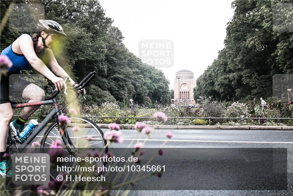 13.09.2026 - Stadtparktriathlon H.Heesch http://msf.ph/oto/10345661 13.09.2026 10:58:06 Radfahren 378, 488, 514 meine-sportfotos.de