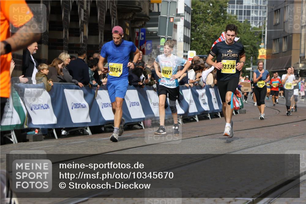 13.09.2026 - 21. swb-Marathon Bremen Strokosch-Dieckow http://msf.ph/oto/10345670 13.09.2026 10:52:53 Ziel 10193, 10339, 10652, 10761, 10812, 10906, 10958, 11002, 11109, 11144, 11350, 11362, 11604, 11605, 11669, 12361, 12399, 12439, 12533, 10284, 10714, 10863, 11238, 11282, 11386, 11575, 11766, 12369, 12398 meine-sportfotos.de