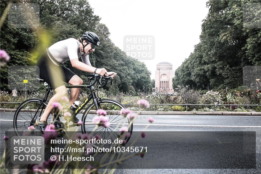 13.09.2026 - Stadtparktriathlon H.Heesch http://msf.ph/oto/10345671 13.09.2026 10:58:09 Radfahren 378, 488 meine-sportfotos.de