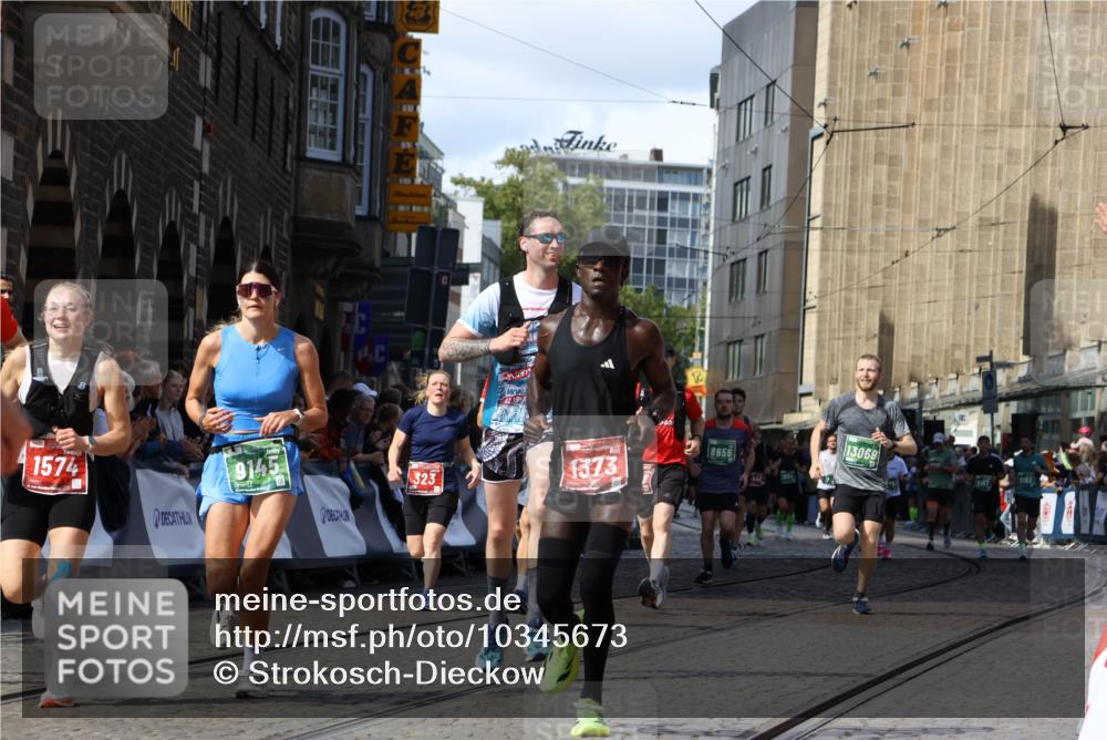 13.09.2026 - 21. swb-Marathon Bremen Strokosch-Dieckow http://msf.ph/oto/10345673 13.09.2026 13:27:54 Ziel 323, 593, 857, 940, 1006, 1373, 1574, 2345, 2668, 2686, 3013, 3460, 3521, 3970, 4421, 4496, 4593, 5081, 5220, 5290, 5358, 5557, 5616, 6067, 6306, 7110, 9727, 488, 1343, 3480, 7926, 8188, 8656, 9145, 9167, 9168, 9881, 13069 meine-sportfotos.de