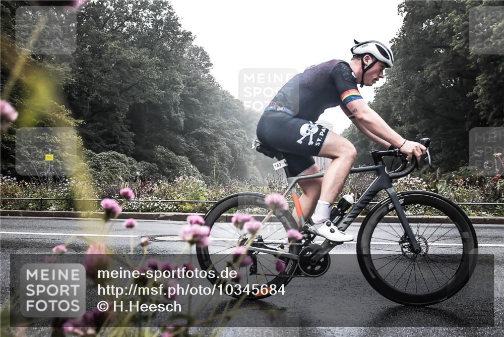 13.09.2026 - Stadtparktriathlon H.Heesch http://msf.ph/oto/10345684 13.09.2026 09:28:31 Radfahren 108, 143, 160, 208 meine-sportfotos.de