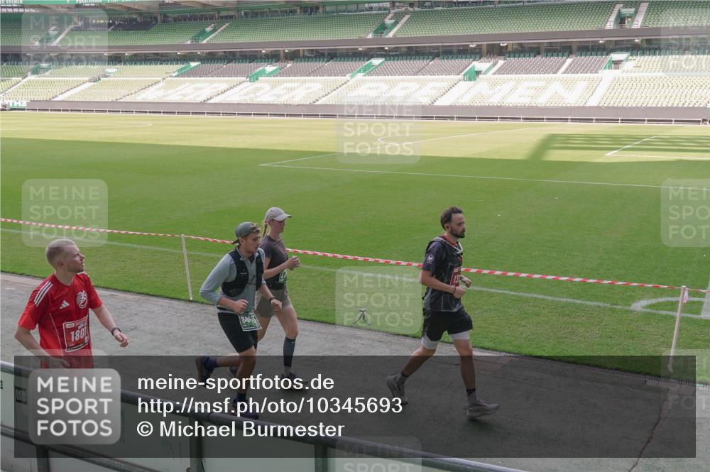 13.09.2026 - 21. swb-Marathon Bremen Michael Burmester http://msf.ph/oto/10345693 13.09.2026 13:32:58 Laufen im Stadion 155, 344, 350, 386, 490, 594, 617, 690, 765, 786, 787, 1001, 1051, 1133, 1142, 1292, 1310, 1326, 1377, 1427, 1591, 1592, 1760, 1801, 1869, 1892, 1897, 1904, 1923, 2077, 2132, 2226, 2230, 2231, 2253, 2270, 2274, 2320, 2344, 2374, 2399, 2400, 2456, 2514, 2515, 2523, 2539, 2556, 2616, 2630, 2649, 2718, 2769, 2787, 2848, 2945, 2982, 3014, 3140, 3223, 3350, 3379, 3443, 3503, 3572, 3601, 3614, 3644, 3736, 3746, 3797, 3901, 3911, 3944, 3952 meine-sportfotos.de
