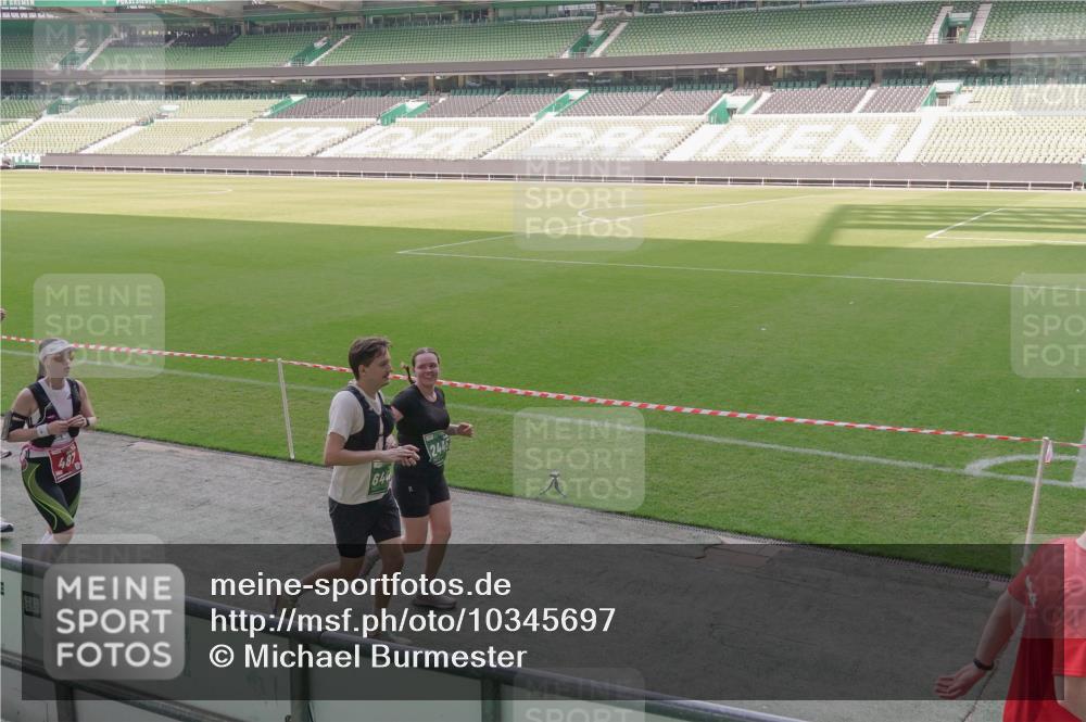 13.09.2026 - 21. swb-Marathon Bremen Michael Burmester http://msf.ph/oto/10345697 13.09.2026 13:33:00 Laufen im Stadion 155, 344, 350, 386, 428, 490, 594, 617, 690, 765, 786, 787, 1001, 1051, 1098, 1133, 1142, 1292, 1310, 1326, 1377, 1427, 1557, 1591, 1592, 1760, 1801, 1869, 1892, 1897, 1923, 2077, 2132, 2226, 2230, 2231, 2253, 2270, 2274, 2320, 2344, 2374, 2399, 2400, 2456, 2514, 2515, 2523, 2539, 2556, 2616, 2630, 2649, 2718, 2769, 2787, 2848, 2945, 2982, 3014, 3140, 3223, 3350, 3379, 3443, 3503, 3572, 3577, 3601, 3614, 3644, 3736, 3746, 3797, 3901, 3911, 3944, 3952 meine-sportfotos.de