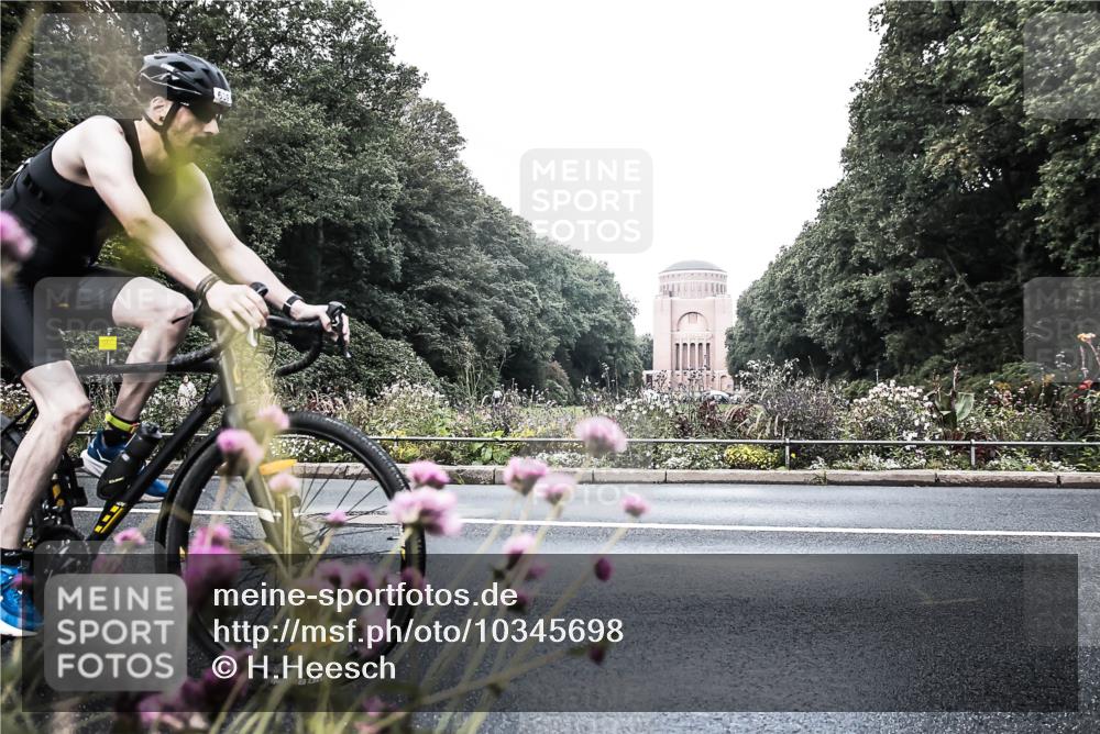 13.09.2026 - Stadtparktriathlon H.Heesch http://msf.ph/oto/10345698 13.09.2026 10:58:25 Radfahren 422, 639, 686 meine-sportfotos.de