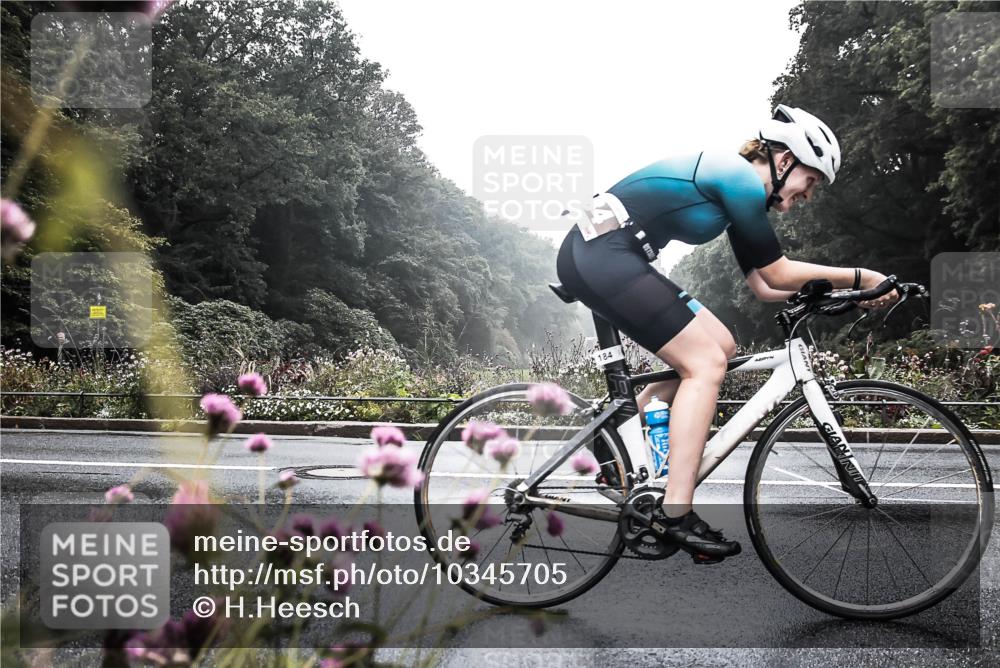 13.09.2026 - Stadtparktriathlon H.Heesch http://msf.ph/oto/10345705 13.09.2026 09:28:39 Radfahren 106, 158, 184 meine-sportfotos.de