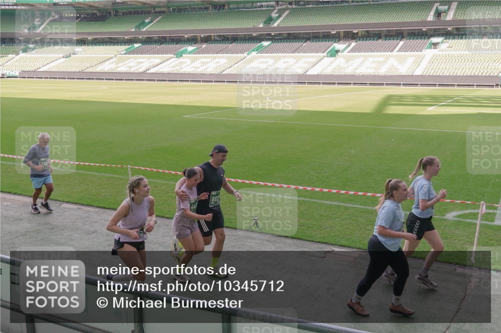 13.09.2026 - 21. swb-Marathon Bremen Michael Burmester http://msf.ph/oto/10345712 13.09.2026 13:33:03 Laufen im Stadion 155, 344, 350, 386, 428, 490, 594, 617, 690, 765, 786, 787, 1001, 1051, 1098, 1133, 1142, 1292, 1310, 1326, 1377, 1427, 1557, 1591, 1592, 1661, 1760, 1801, 1869, 1892, 1897, 1923, 2077, 2132, 2226, 2230, 2231, 2253, 2270, 2274, 2320, 2344, 2374, 2399, 2400, 2456, 2479, 2514, 2515, 2523, 2539, 2556, 2616, 2630, 2649, 2718, 2757, 2769, 2787, 2848, 2945, 2982, 3014, 3140, 3223, 3350, 3379, 3443, 3503, 3572, 3577, 3601, 3614, 3644, 3736, 3746, 3797, 3875, 3901, 3911, 3952 meine-sportfotos.de