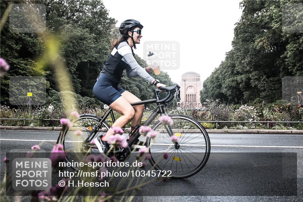 13.09.2026 - Stadtparktriathlon H.Heesch http://msf.ph/oto/10345722 13.09.2026 10:58:30 Radfahren 386, 422, 430, 603, 633, 686 meine-sportfotos.de