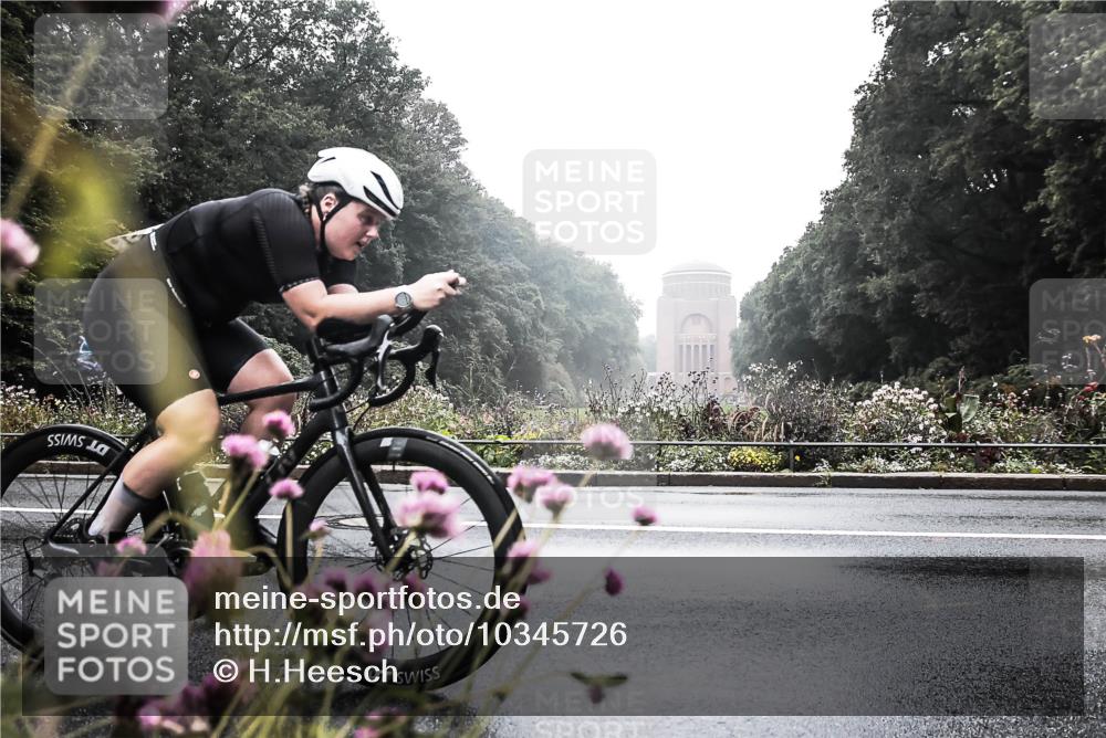 13.09.2026 - Stadtparktriathlon H.Heesch http://msf.ph/oto/10345726 13.09.2026 09:28:49 Radfahren 154, 198 meine-sportfotos.de
