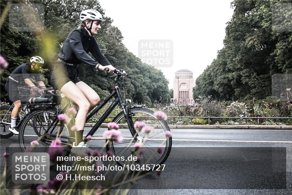 13.09.2026 - Stadtparktriathlon H.Heesch http://msf.ph/oto/10345727 13.09.2026 10:58:32 Radfahren 363, 386, 430, 461, 602, 603, 633, 686 meine-sportfotos.de