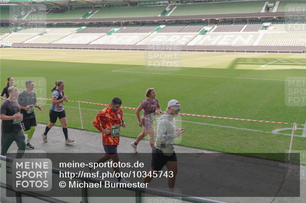 13.09.2026 - 21. swb-Marathon Bremen Michael Burmester http://msf.ph/oto/10345743 13.09.2026 13:33:07 Laufen im Stadion 155, 344, 350, 386, 428, 490, 594, 617, 690, 765, 786, 787, 1001, 1051, 1098, 1133, 1292, 1326, 1377, 1427, 1557, 1591, 1592, 1661, 1760, 1801, 1869, 1897, 1923, 1996, 2077, 2132, 2226, 2230, 2231, 2253, 2270, 2274, 2320, 2344, 2374, 2399, 2400, 2456, 2479, 2514, 2515, 2523, 2539, 2543, 2556, 2616, 2630, 2649, 2718, 2757, 2769, 2787, 2848, 2945, 2982, 3014, 3350, 3379, 3443, 3503, 3572, 3577, 3601, 3614, 3644, 3746, 3797, 3875, 3901, 3911, 3952, 4001 meine-sportfotos.de