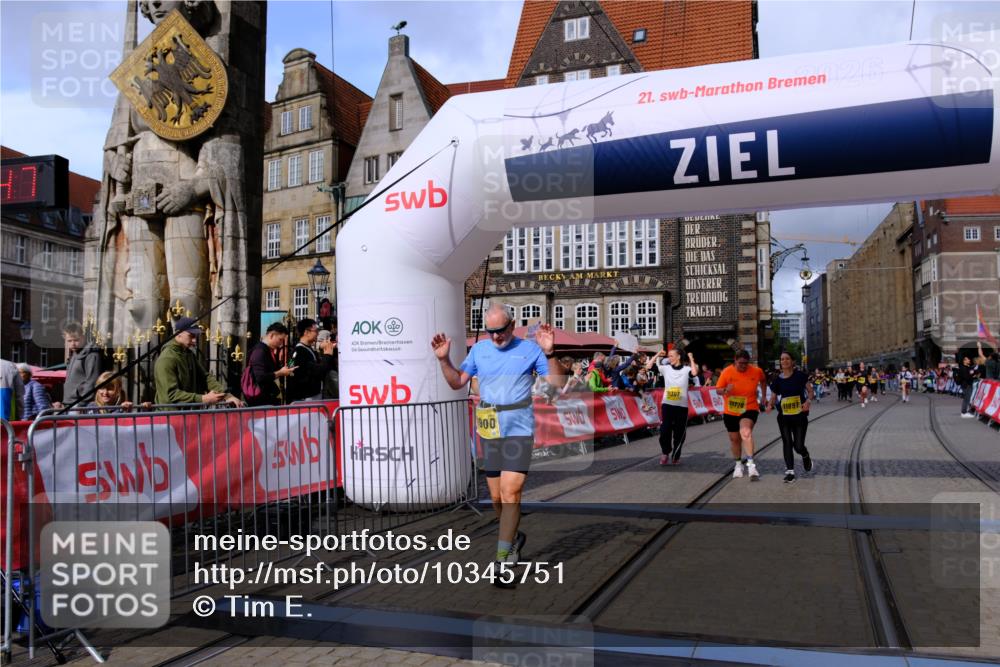 13.09.2026 - 21. swb-Marathon Bremen Tim E. http://msf.ph/oto/10345751 13.09.2026 11:16:04 Ziel 10572, 10900, 11307, 11778, 11897, 11940, 12137 meine-sportfotos.de