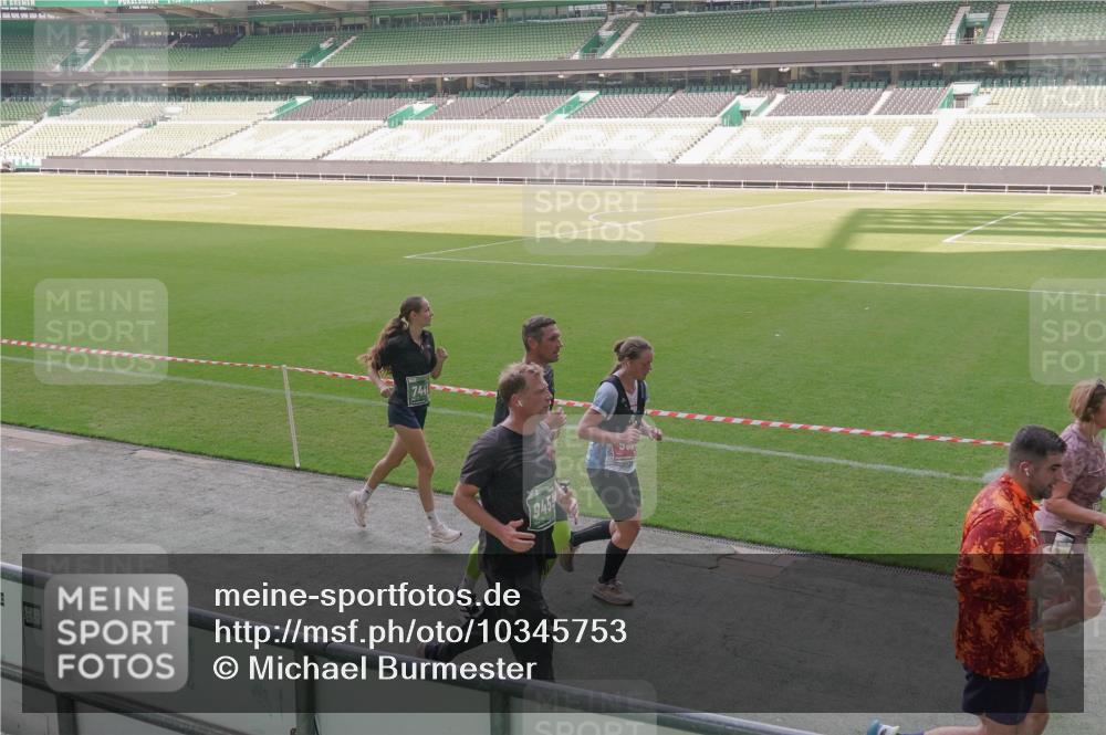13.09.2026 - 21. swb-Marathon Bremen Michael Burmester http://msf.ph/oto/10345753 13.09.2026 13:33:08 Laufen im Stadion 155, 344, 350, 386, 428, 490, 594, 617, 690, 765, 786, 787, 1001, 1051, 1098, 1133, 1292, 1326, 1377, 1427, 1557, 1591, 1592, 1661, 1760, 1801, 1869, 1897, 1923, 1996, 2077, 2132, 2226, 2230, 2231, 2253, 2270, 2274, 2320, 2344, 2374, 2399, 2400, 2456, 2479, 2514, 2515, 2523, 2539, 2543, 2556, 2616, 2630, 2649, 2718, 2757, 2769, 2787, 2848, 2945, 2982, 3014, 3350, 3379, 3443, 3503, 3572, 3577, 3601, 3614, 3644, 3746, 3797, 3875, 3901, 3911, 3952, 4001 meine-sportfotos.de