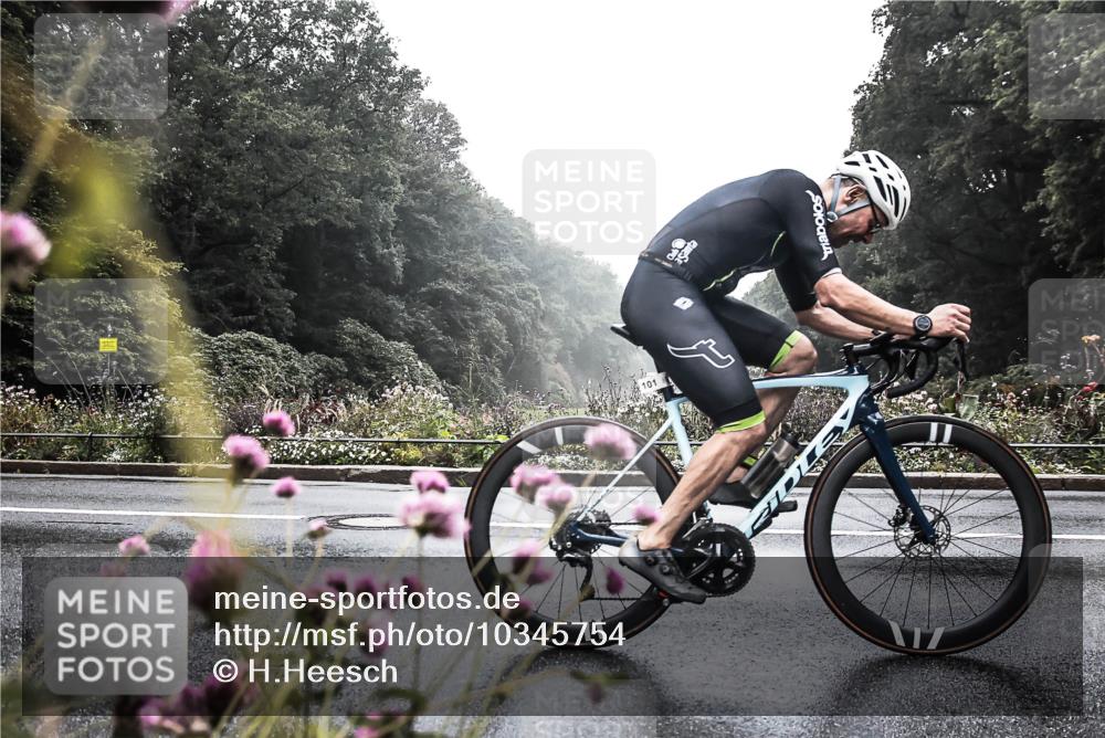 13.09.2026 - Stadtparktriathlon H.Heesch http://msf.ph/oto/10345754 13.09.2026 09:29:13 Radfahren 76, 101, 123, 178, 192 meine-sportfotos.de