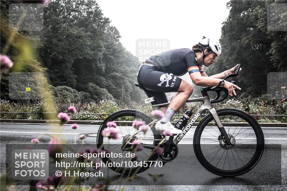 13.09.2026 - Stadtparktriathlon H.Heesch http://msf.ph/oto/10345770 13.09.2026 09:29:23 Radfahren 150, 163, 177 meine-sportfotos.de