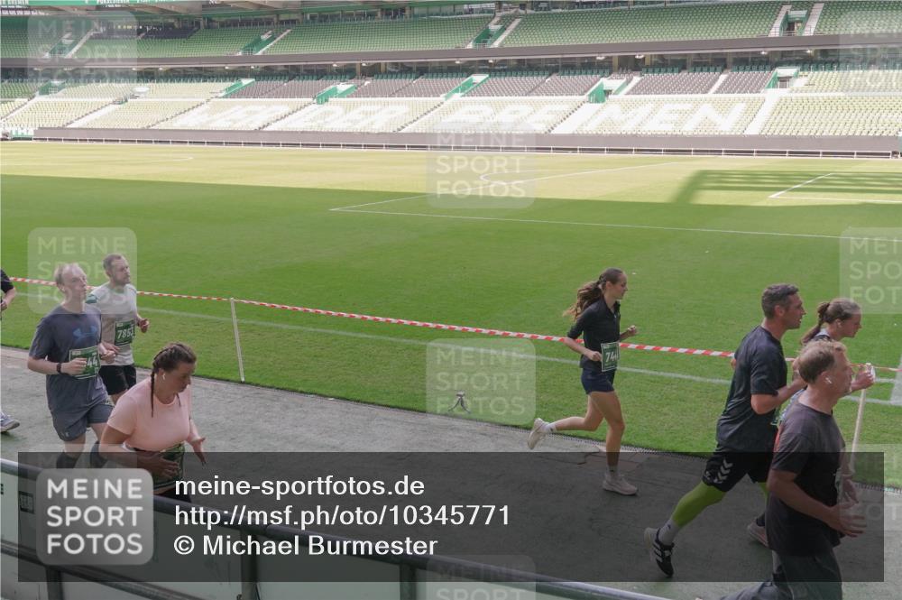 13.09.2026 - 21. swb-Marathon Bremen Michael Burmester http://msf.ph/oto/10345771 13.09.2026 13:33:09 Laufen im Stadion 155, 344, 350, 386, 428, 490, 594, 617, 690, 765, 786, 787, 1001, 1051, 1098, 1133, 1292, 1326, 1377, 1427, 1557, 1591, 1592, 1661, 1760, 1801, 1869, 1897, 1923, 1996, 2077, 2132, 2226, 2230, 2231, 2253, 2270, 2274, 2320, 2344, 2374, 2399, 2400, 2456, 2479, 2514, 2515, 2523, 2539, 2543, 2556, 2616, 2630, 2641, 2649, 2718, 2757, 2769, 2787, 2848, 2945, 2982, 3014, 3350, 3379, 3443, 3503, 3572, 3577, 3601, 3614, 3644, 3746, 3797, 3875, 3901, 3911, 3952, 4001 meine-sportfotos.de