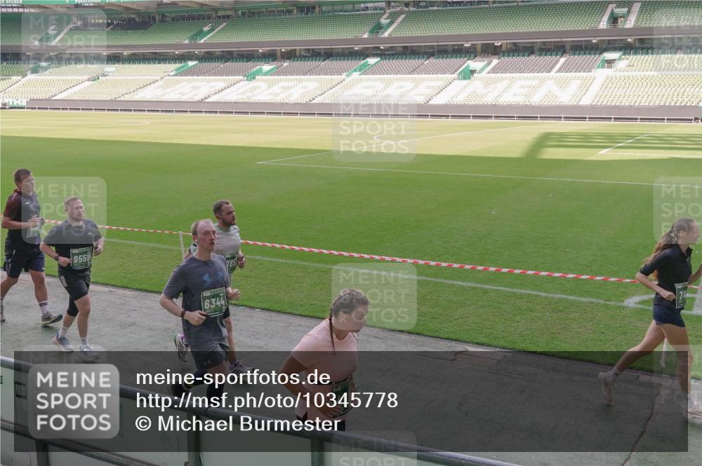 13.09.2026 - 21. swb-Marathon Bremen Michael Burmester http://msf.ph/oto/10345778 13.09.2026 13:33:10 Laufen im Stadion 155, 344, 350, 386, 428, 490, 594, 617, 690, 765, 786, 787, 1001, 1048, 1051, 1098, 1133, 1292, 1326, 1377, 1427, 1557, 1591, 1592, 1661, 1760, 1801, 1869, 1897, 1923, 1996, 2077, 2132, 2226, 2230, 2231, 2253, 2270, 2274, 2320, 2344, 2374, 2399, 2400, 2456, 2479, 2514, 2515, 2523, 2539, 2543, 2556, 2616, 2630, 2641, 2649, 2718, 2757, 2769, 2787, 2848, 2945, 2982, 3014, 3350, 3379, 3443, 3503, 3572, 3577, 3601, 3614, 3644, 3746, 3797, 3875, 3901, 3911, 3952, 4001 meine-sportfotos.de