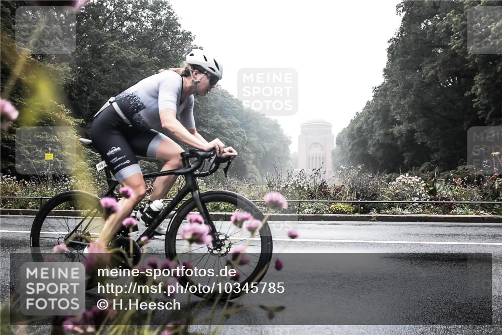 13.09.2026 - Stadtparktriathlon H.Heesch http://msf.ph/oto/10345785 13.09.2026 09:29:42 Radfahren 161, 189 meine-sportfotos.de