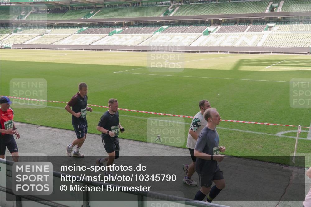 13.09.2026 - 21. swb-Marathon Bremen Michael Burmester http://msf.ph/oto/10345790 13.09.2026 13:33:11 Laufen im Stadion 155, 344, 350, 386, 428, 490, 594, 617, 690, 765, 786, 787, 1001, 1048, 1051, 1098, 1133, 1292, 1326, 1377, 1427, 1557, 1591, 1592, 1661, 1760, 1801, 1869, 1897, 1923, 1996, 2077, 2132, 2226, 2230, 2231, 2253, 2270, 2274, 2320, 2344, 2374, 2399, 2400, 2456, 2479, 2514, 2515, 2523, 2539, 2543, 2556, 2616, 2630, 2641, 2649, 2718, 2757, 2769, 2787, 2848, 2945, 2982, 3014, 3350, 3379, 3443, 3503, 3572, 3577, 3601, 3614, 3644, 3746, 3797, 3875, 3901, 3911, 3952, 4001 meine-sportfotos.de