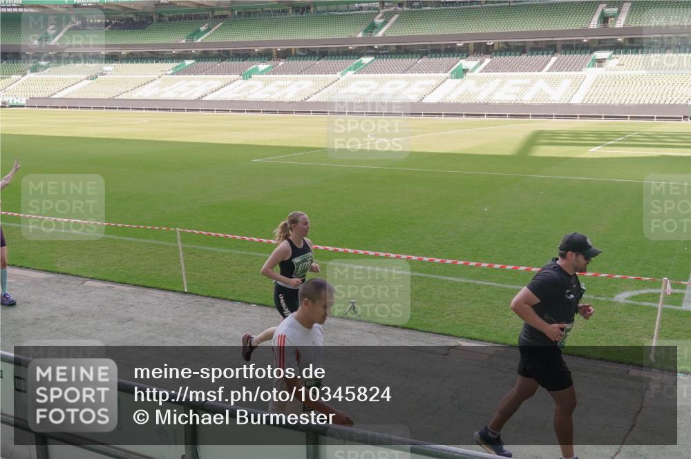 13.09.2026 - 21. swb-Marathon Bremen Michael Burmester http://msf.ph/oto/10345824 13.09.2026 13:33:13 Laufen im Stadion 155, 344, 350, 386, 428, 490, 594, 617, 690, 765, 786, 787, 1001, 1048, 1051, 1098, 1133, 1292, 1326, 1377, 1427, 1557, 1591, 1592, 1661, 1760, 1801, 1827, 1897, 1923, 1996, 2077, 2132, 2226, 2230, 2231, 2253, 2270, 2274, 2320, 2344, 2374, 2399, 2400, 2456, 2479, 2514, 2515, 2523, 2539, 2543, 2556, 2616, 2630, 2641, 2649, 2718, 2757, 2769, 2787, 2848, 2945, 2982, 3014, 3350, 3379, 3443, 3503, 3572, 3577, 3601, 3614, 3644, 3746, 3797, 3875, 3901, 3911, 3952, 4001 meine-sportfotos.de
