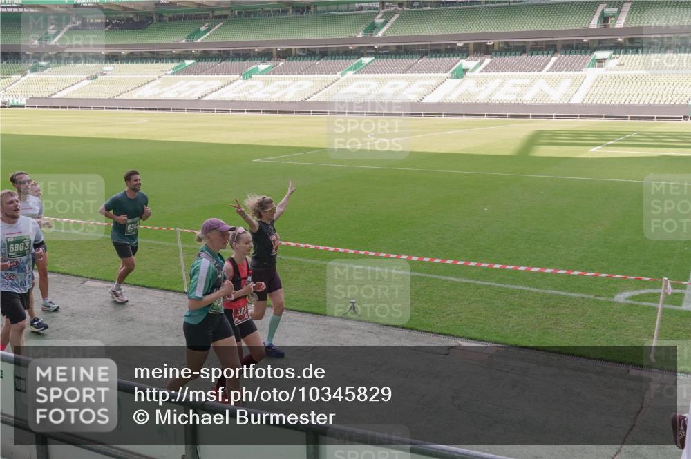 13.09.2026 - 21. swb-Marathon Bremen Michael Burmester http://msf.ph/oto/10345829 13.09.2026 13:33:15 Laufen im Stadion 155, 344, 350, 386, 428, 490, 594, 617, 690, 765, 786, 787, 1001, 1048, 1051, 1098, 1133, 1292, 1326, 1377, 1427, 1444, 1557, 1591, 1592, 1661, 1760, 1801, 1827, 1897, 1923, 1996, 2077, 2132, 2226, 2230, 2231, 2253, 2270, 2274, 2320, 2344, 2374, 2399, 2400, 2456, 2479, 2511, 2514, 2515, 2523, 2539, 2543, 2556, 2616, 2630, 2641, 2649, 2718, 2735, 2757, 2769, 2787, 2848, 2982, 3014, 3350, 3379, 3443, 3503, 3572, 3577, 3601, 3614, 3746, 3797, 3875, 3901, 3911, 3952, 4001 meine-sportfotos.de