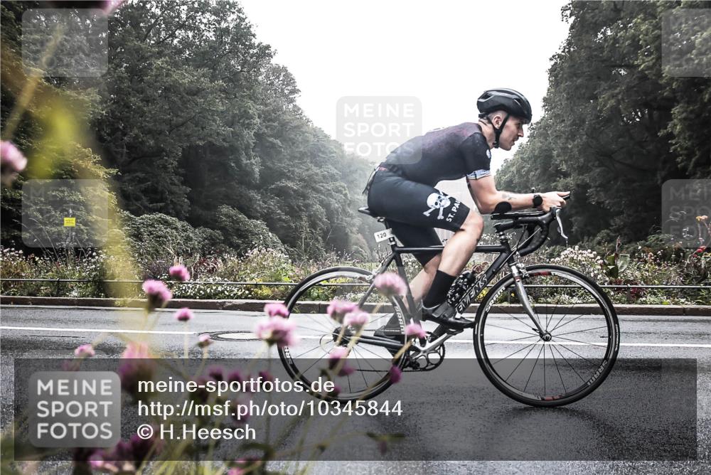 13.09.2026 - Stadtparktriathlon H.Heesch http://msf.ph/oto/10345844 13.09.2026 09:30:20 Radfahren 120, 165, 176 meine-sportfotos.de