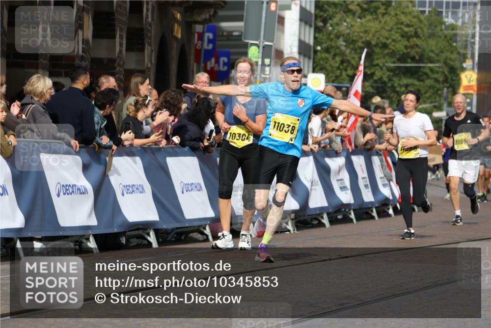 13.09.2026 - 21. swb-Marathon Bremen Strokosch-Dieckow http://msf.ph/oto/10345853 13.09.2026 10:52:58 Ziel 10193, 10339, 10652, 10761, 10812, 10827, 10906, 10958, 11002, 11109, 11144, 11350, 11362, 11597, 11604, 11605, 12338, 12361, 12399, 12439, 12533, 10284, 10585, 10714, 11012, 11238, 11282, 11575, 12170, 12369, 12398 meine-sportfotos.de