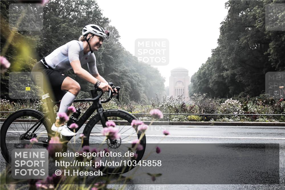 13.09.2026 - Stadtparktriathlon H.Heesch http://msf.ph/oto/10345858 13.09.2026 09:30:48 Radfahren 156 meine-sportfotos.de