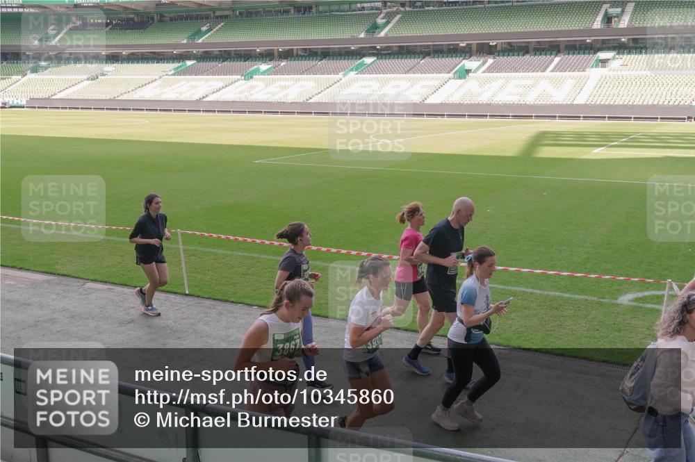 13.09.2026 - 21. swb-Marathon Bremen Michael Burmester http://msf.ph/oto/10345860 13.09.2026 13:33:18 Laufen im Stadion 155, 344, 350, 386, 428, 490, 594, 617, 690, 765, 786, 787, 1001, 1048, 1051, 1098, 1133, 1292, 1377, 1427, 1444, 1557, 1591, 1592, 1661, 1760, 1801, 1827, 1897, 1923, 1996, 2077, 2132, 2226, 2230, 2231, 2253, 2270, 2274, 2320, 2374, 2399, 2400, 2456, 2479, 2511, 2514, 2515, 2523, 2539, 2543, 2556, 2616, 2630, 2641, 2649, 2718, 2735, 2757, 2769, 2787, 2848, 2982, 3014, 3345, 3350, 3443, 3503, 3572, 3577, 3601, 3614, 3746, 3797, 3875, 3901, 3911, 3952, 4001 meine-sportfotos.de