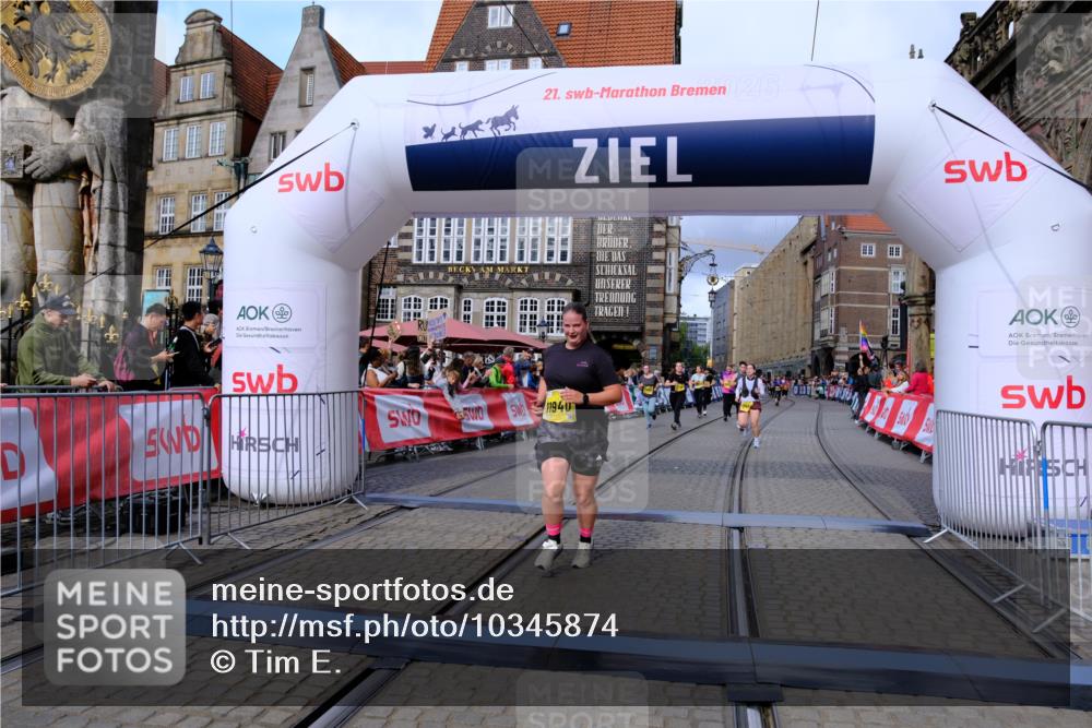 13.09.2026 - 21. swb-Marathon Bremen Tim E. http://msf.ph/oto/10345874 13.09.2026 11:16:10 Ziel 10474, 10572, 10665, 10900, 11217, 11307, 11549, 11613, 11778, 11897, 11940, 12046, 12137, 12306 meine-sportfotos.de