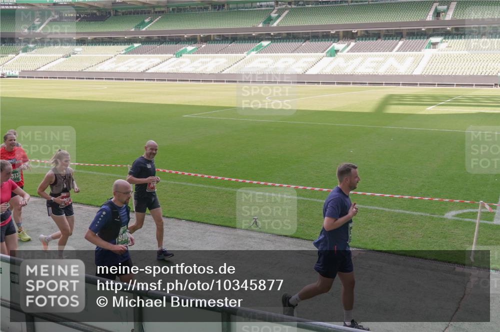 13.09.2026 - 21. swb-Marathon Bremen Michael Burmester http://msf.ph/oto/10345877 13.09.2026 13:33:22 Laufen im Stadion 155, 344, 350, 386, 428, 490, 594, 617, 690, 709, 765, 786, 787, 1001, 1048, 1051, 1098, 1133, 1292, 1377, 1427, 1444, 1557, 1591, 1592, 1661, 1760, 1827, 1897, 1923, 1996, 2077, 2132, 2226, 2230, 2231, 2253, 2270, 2274, 2320, 2374, 2399, 2400, 2456, 2479, 2511, 2514, 2515, 2523, 2539, 2543, 2556, 2616, 2630, 2641, 2649, 2718, 2735, 2757, 2769, 2787, 2848, 2982, 3014, 3345, 3350, 3443, 3503, 3577, 3601, 3614, 3746, 3797, 3875, 3901, 3911, 3952, 4001 meine-sportfotos.de