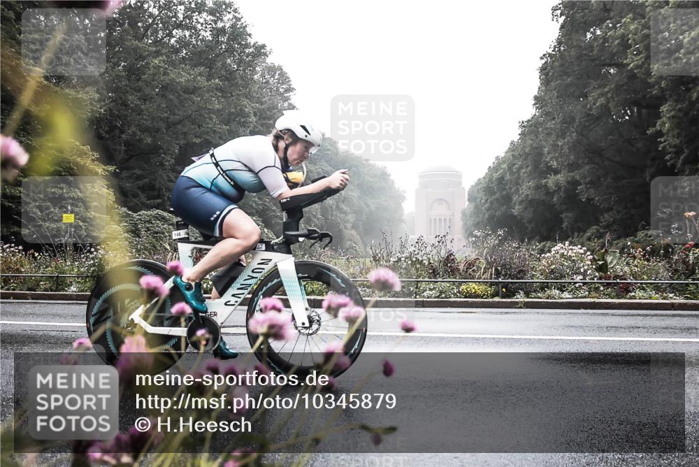 13.09.2026 - Stadtparktriathlon H.Heesch http://msf.ph/oto/10345879 13.09.2026 09:31:11 Radfahren 146, 152, 205 meine-sportfotos.de