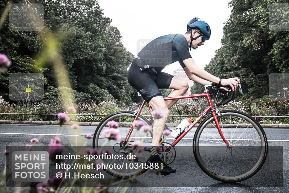 13.09.2026 - Stadtparktriathlon H.Heesch http://msf.ph/oto/10345881 13.09.2026 10:59:05 Radfahren 505, 527, 582 meine-sportfotos.de